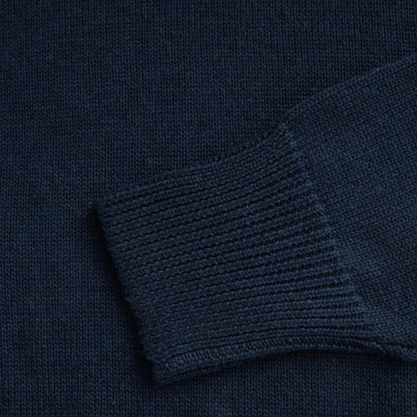 アイリスブルー モックネック コットンセーター