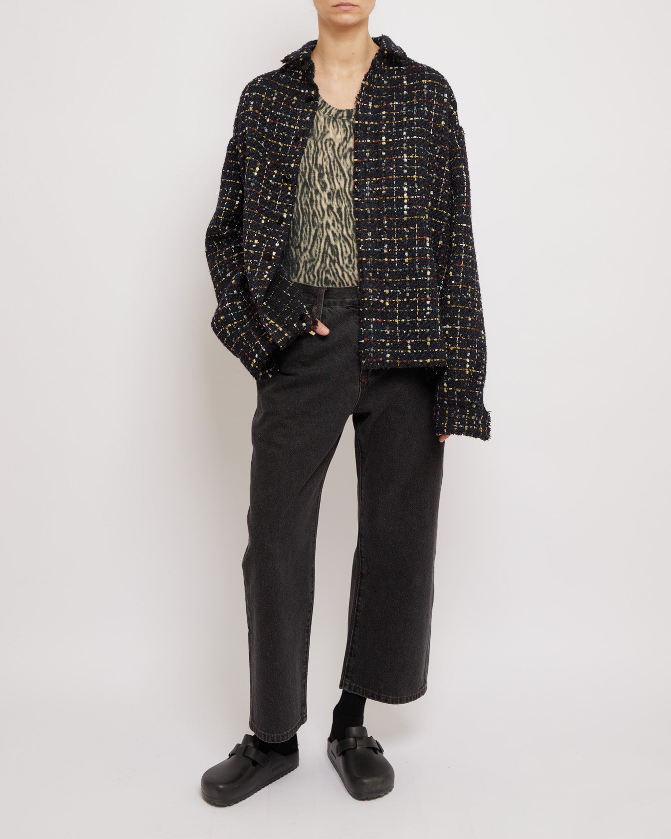 スパークルダークネイビーのオーバーサイズローカットツイードシャツ