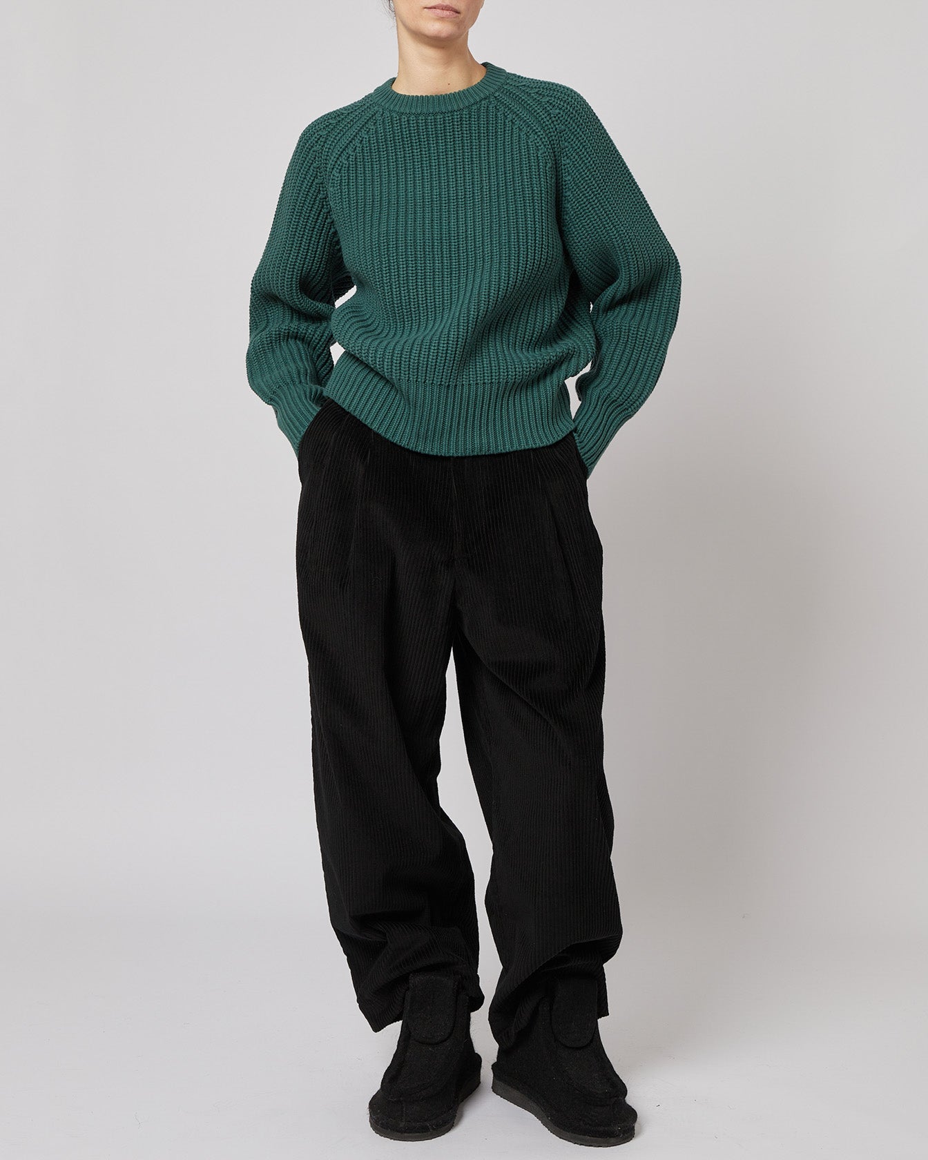 晩夏のグリーンの日本の漁師風オーガニックコットンセーター