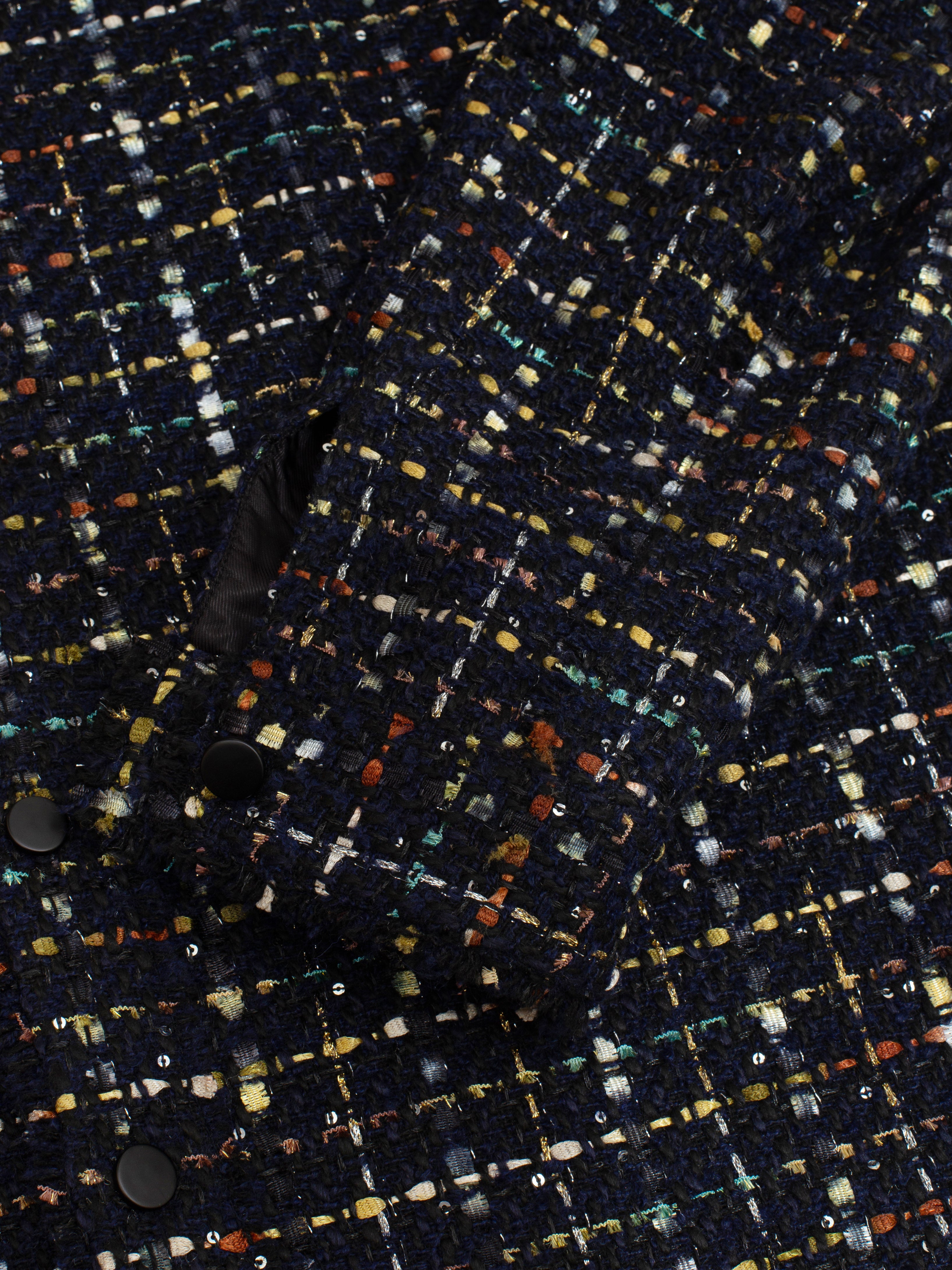 スパークルダークネイビーのオーバーサイズローカットツイードシャツ