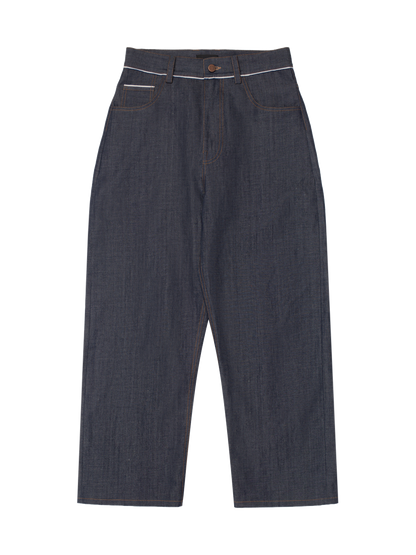 ダークネイビーのベルト付きプリーツパンツ