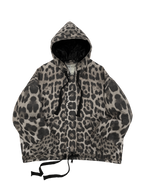 Snow leopard printed oversized hooded jacket with quilted lining and insulation.